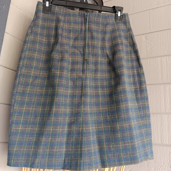 Metro New York Plaid Mini Skirt with Zipper and Slit in back - Picture 2 of 3